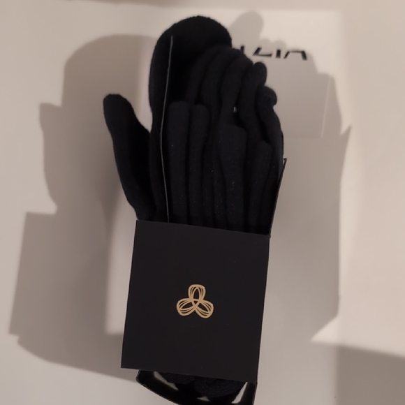 Aritzia Black Golden Ankle Sock - Picture 3 of 3